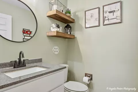 Bath - 2886 Falling Waters Ln, Lindenhurst, IL 60046 photo 1 of 3