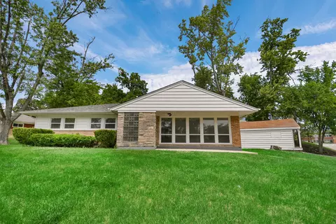 102 Nashua St, Park Forest, IL 60466