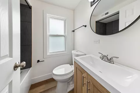 Bath - 521 E 109th St, Chicago, IL 60628 photo 1 of 1