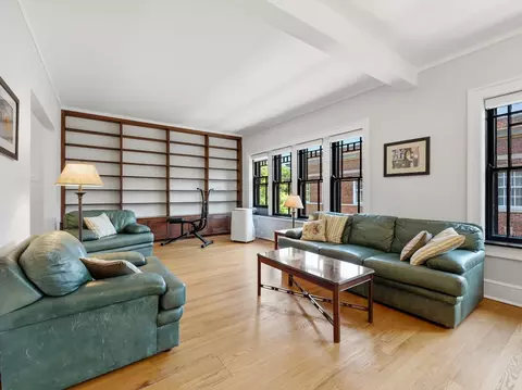 Living - 1421 E 58th St #3E, Chicago, IL 60637 photo 2 of 2