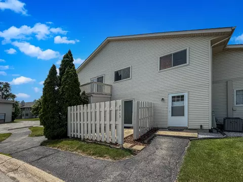 2345 Carnation Dr #305C, Crest Hill, IL 60403
