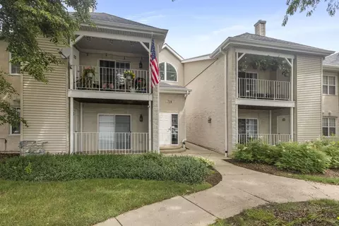 736 N Gary Ave #207, Carol Stream, IL 60188