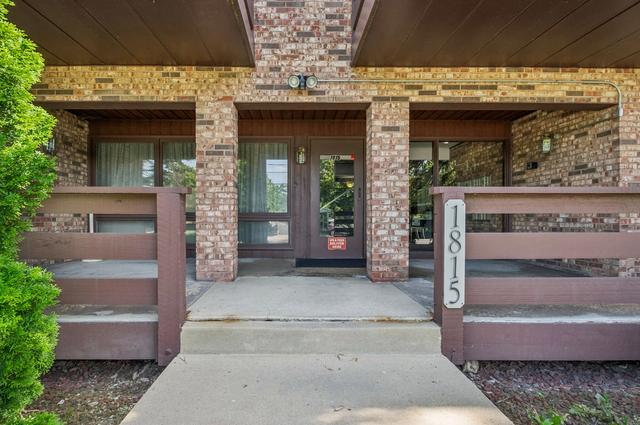1815 Oakton St #2E, Park Ridge, IL 60068