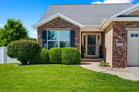 Exterior - 2600 Fieldstone Ct, Normal, IL 61761 photo 4 of 8