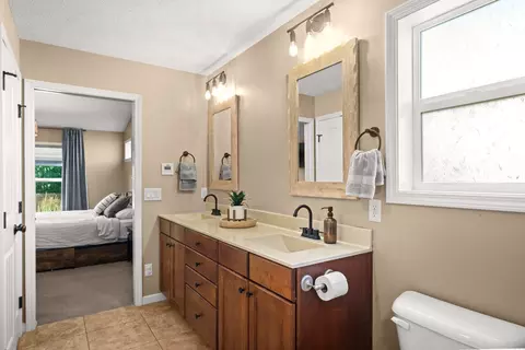 Bath - 2600 Fieldstone Ct, Normal, IL 61761 photo 1 of 8