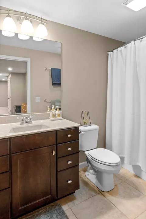 Bath - 2600 Fieldstone Ct, Normal, IL 61761 photo 6 of 8
