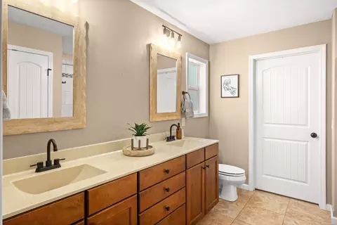 Bath - 2600 Fieldstone Ct, Normal, IL 61761 photo 2 of 8