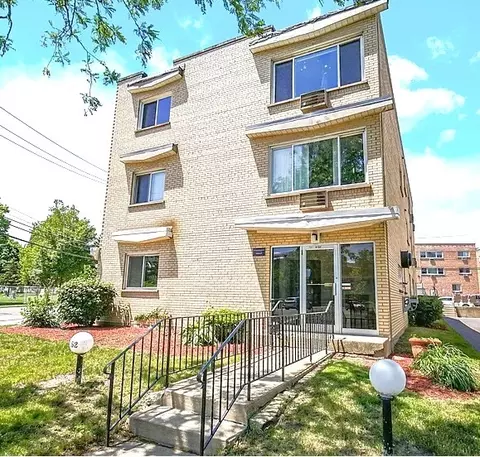 8152 Elmwood Ave #G4, Skokie, IL 60077