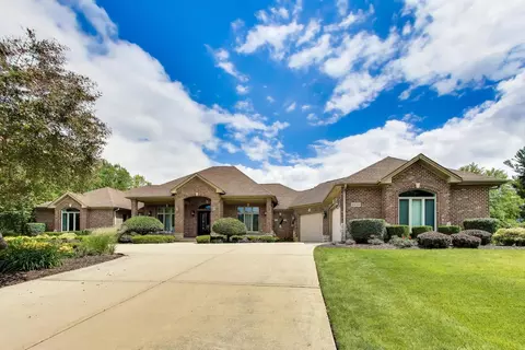 31 W190 Prairie Ln, Wayne, IL 60184
