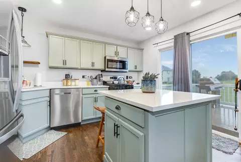 Kitchen - 661 Chestnut Rdg, Minooka, IL 60447 photo 1 of 4