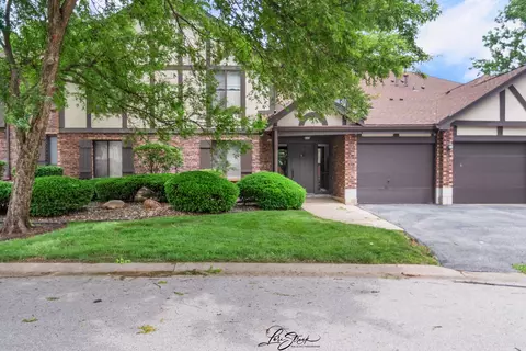 8251 Mulberry Ct #14B, Palos Hills, IL 60465