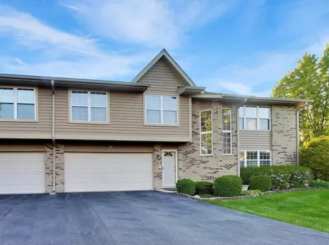 7957 Stewart Dr, Darien, IL 60561