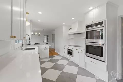 Kitchen - 5 Marquette Ln, Kankakee, IL 60901 photo 2 of 2