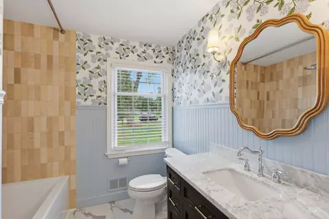 Bath - 5 Marquette Ln, Kankakee, IL 60901 photo 2 of 2