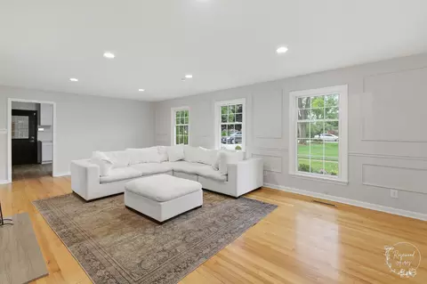 Living - 5 Marquette Ln, Kankakee, IL 60901 photo 1 of 3