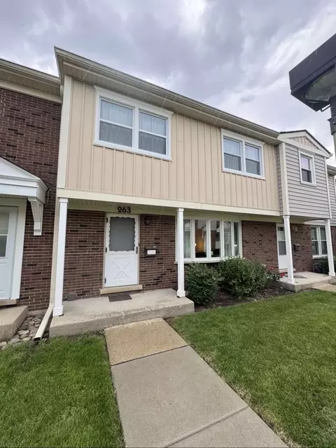 263 Green Ct, Wood Dale, IL 60191