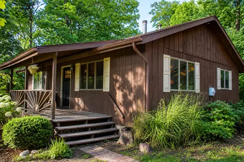 464 Carlock Rd, Carlock, IL 61725