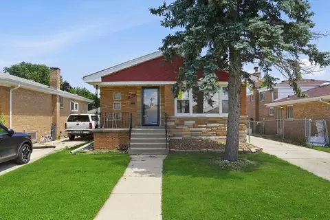9117 S Saint Louis Ave, Evergreen Park, IL 60805