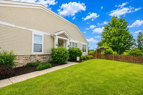 2970 Strauss Ct, Woodstock, IL 60098