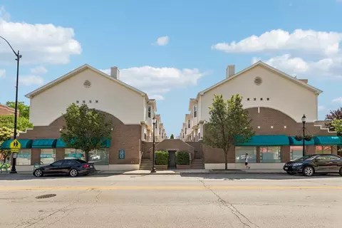 8029 Lincoln Ave, Skokie, IL 60077
