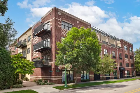 1107 Greenleaf Ave #2F, Wilmette, IL 60091