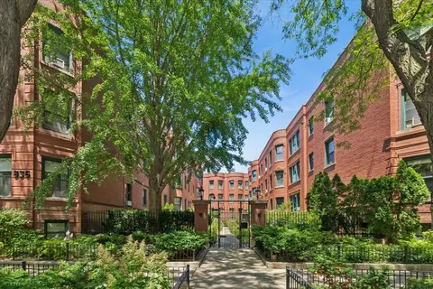 832 W Lakeside Pl #3S, Chicago, IL 60640