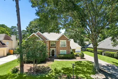 1239 Clearwater Dr, Mandeville, LA 70471