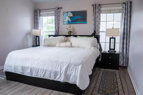 Bedroom - 103 Hampton Blvd, Lake Bluff, IL 60044 photo 2 of 2