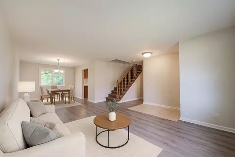 Living - 25 Pheasant Rd, Matteson, IL 60443 photo 3 of 7
