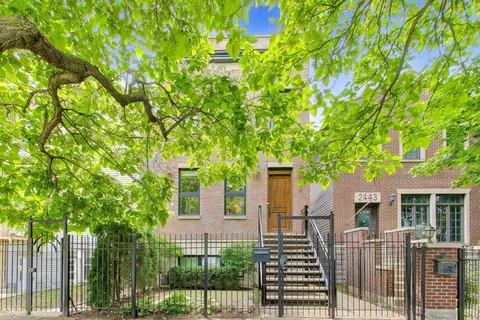 2439 W Moffat St, Chicago, IL 60647