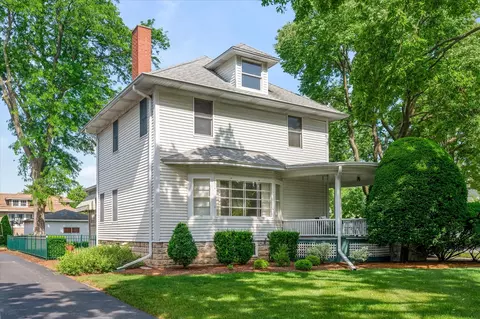 300 W Grantley Ave, Elmhurst, IL 60126