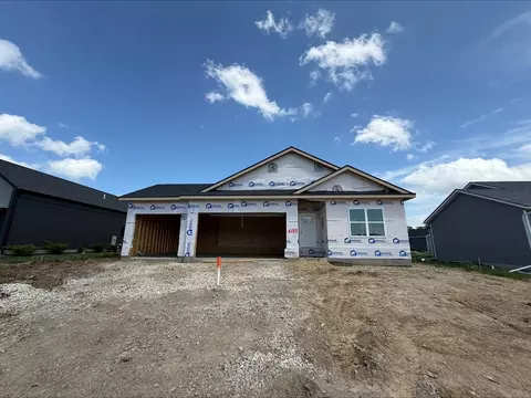6133 Thor Ave, Davenport, IA 52807