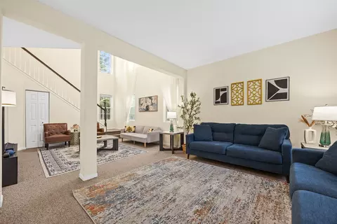 Living - 732 County Line Rd, Aurora, IL 60502 photo 6 of 7