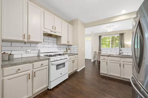 Kitchen - 732 County Line Rd, Aurora, IL 60502 photo 1 of 1