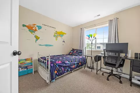 Bedroom - 732 County Line Rd, Aurora, IL 60502 photo 3 of 3