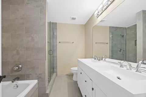 Bath - 732 County Line Rd, Aurora, IL 60502 photo 1 of 2