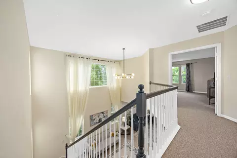Entry Way - 732 County Line Rd, Aurora, IL 60502 photo 2 of 6