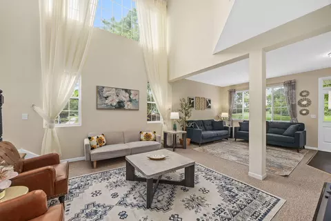 Living - 732 County Line Rd, Aurora, IL 60502 photo 3 of 7
