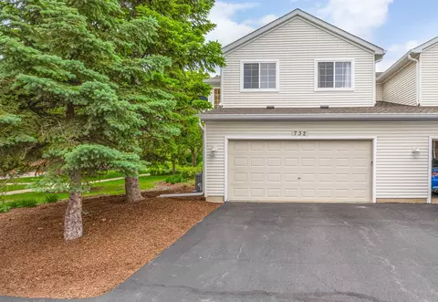 Exterior - 732 County Line Rd, Aurora, IL 60502 photo 4 of 6