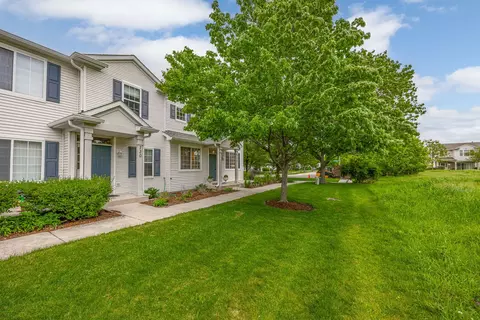 Exterior - 732 County Line Rd, Aurora, IL 60502 photo 6 of 6