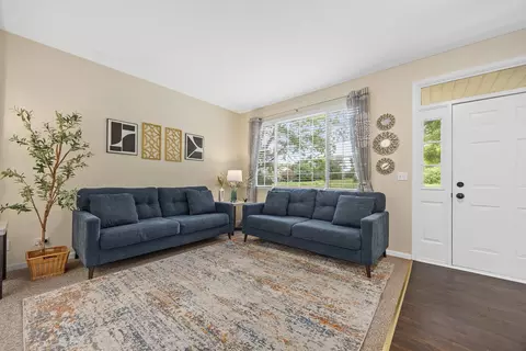Living - 732 County Line Rd, Aurora, IL 60502 photo 7 of 7