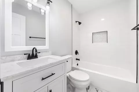 Bath - 15622 Millard Ave, Markham, IL 60428 photo 2 of 2
