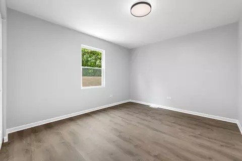 Bedroom - 15622 Millard Ave, Markham, IL 60428 photo 1 of 4