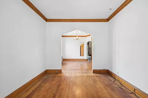 3039 N Gresham Ave, Chicago, IL 60618 photo 8