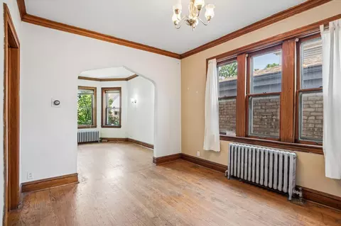 3039 N Gresham Ave, Chicago, IL 60618 photo 6