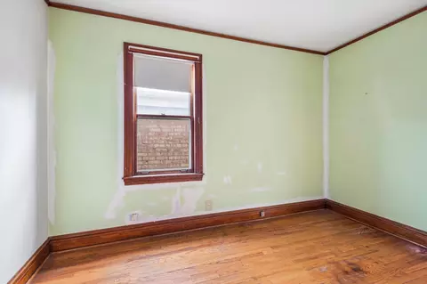 3039 N Gresham Ave, Chicago, IL 60618 photo 9