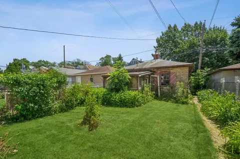 3039 N Gresham Ave, Chicago, IL 60618 photo 14