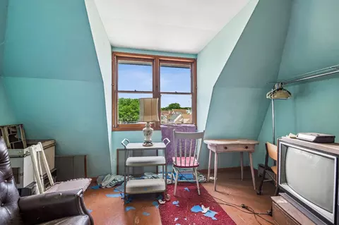 3039 N Gresham Ave, Chicago, IL 60618 photo 13