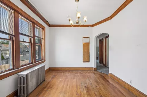 3039 N Gresham Ave, Chicago, IL 60618 photo 5