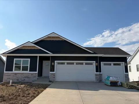 6130 Thor Ave, Davenport, IA 52807
